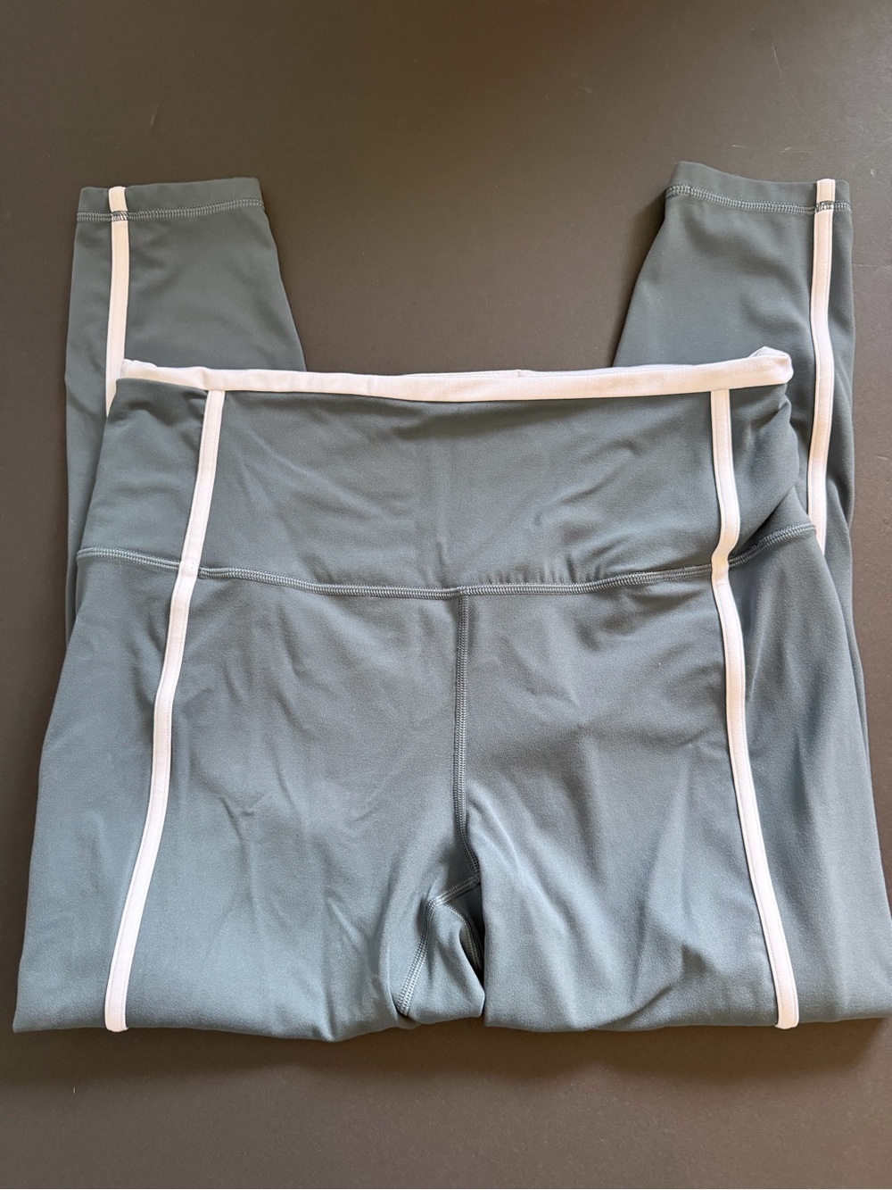 Athleta Elation Ultra High Rise 7/8 Tight - Eden - Large
